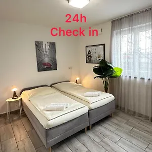 Penzion Modern Living Kueche Netflix Inklusive Lage, Norimberk